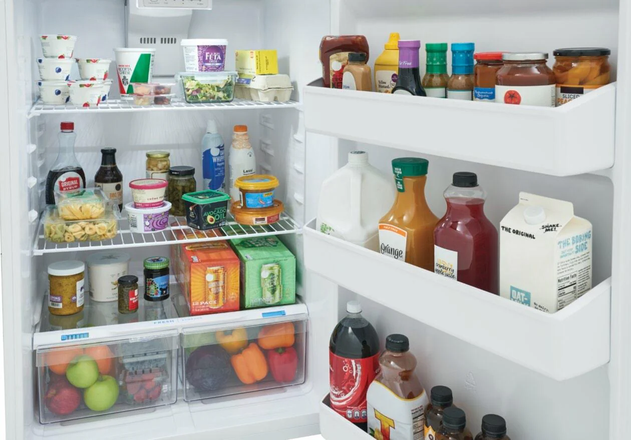 FRIGIDAIRE FFHT1814YW 18 Cu. Ft. Garage Ready Top Freezer Refrigerator White - Image 8