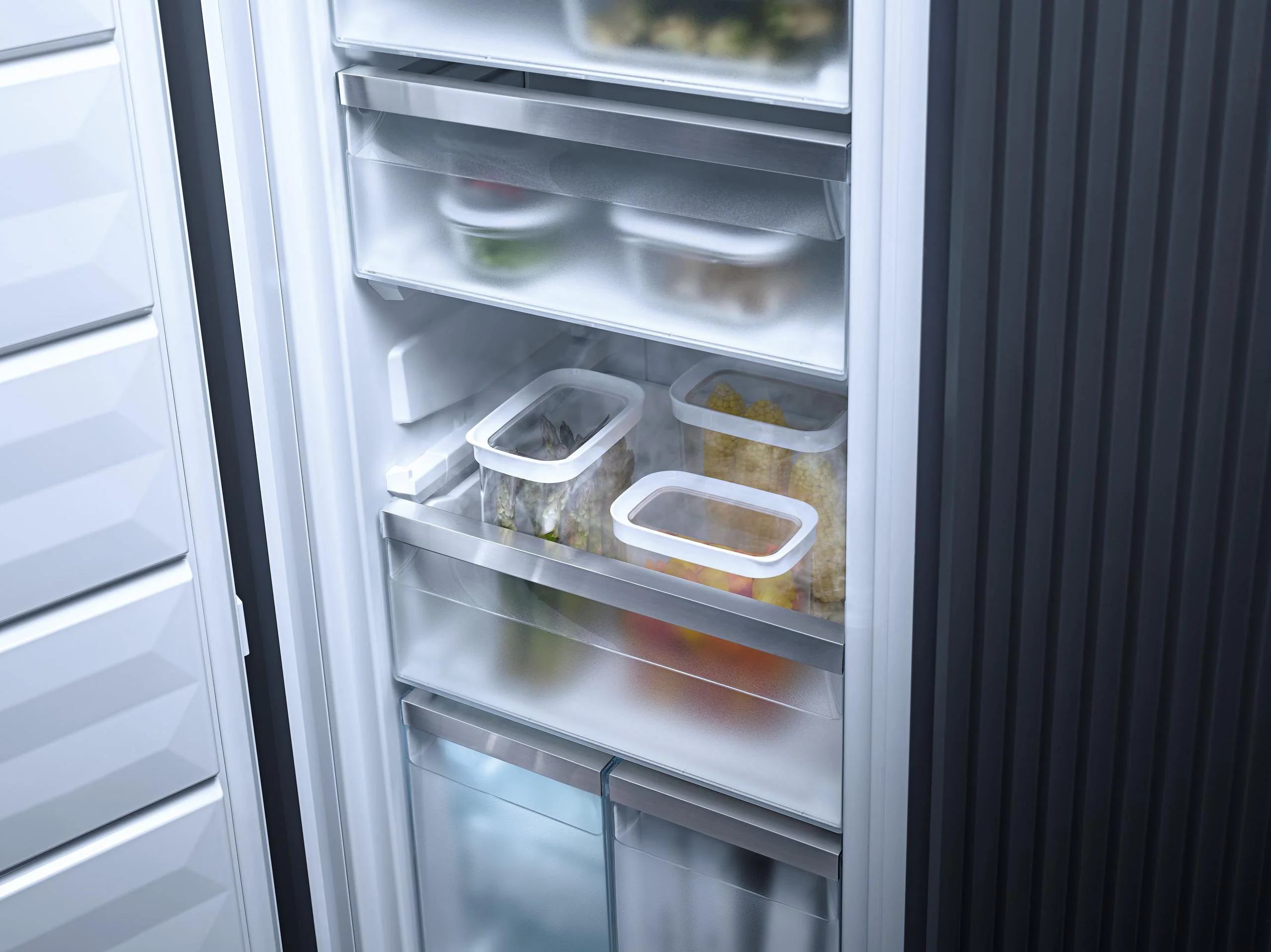 MIELE FNS7794E FNS 7794 E - PerfectCool freezer with NoFrost and 8 freezer drawers on telescopic runners for max. convenience. - Image 5