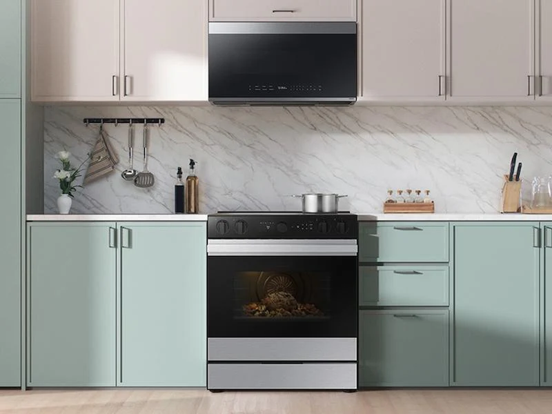 SAMSUNG NSE6DG8700SR Bespoke 6.3 cu. ft. Smart Slide-In Electric Range with Smart Oven Camera & Illuminated Precision Knobs in Stainless Steel - Image 8