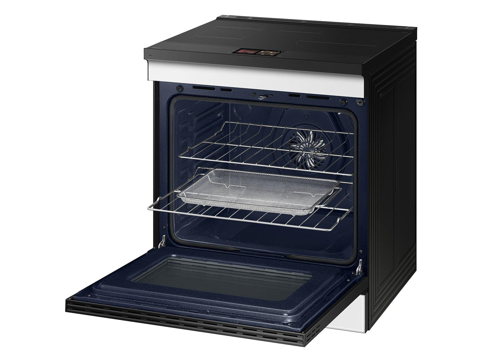 SAMSUNG NSI6DB990012 Bespoke 6.3 cu. ft. AI Slide-In Induction Range with AI Hub™ & Smart Oven Camera in White Glass White - Image 10